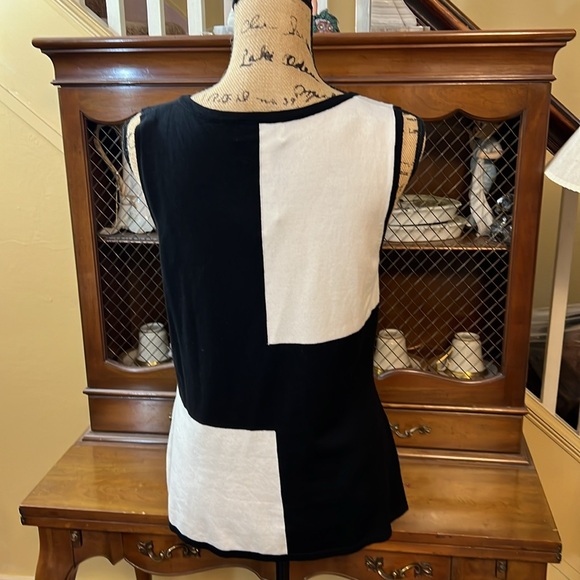 Drapers & Damons Petites NWOT Black and White Color Block Beaded Sweater Set. - Picture 7 of 16